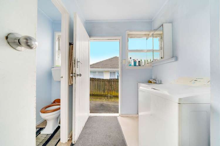 2/34 Plumley Crescent Mangere_8