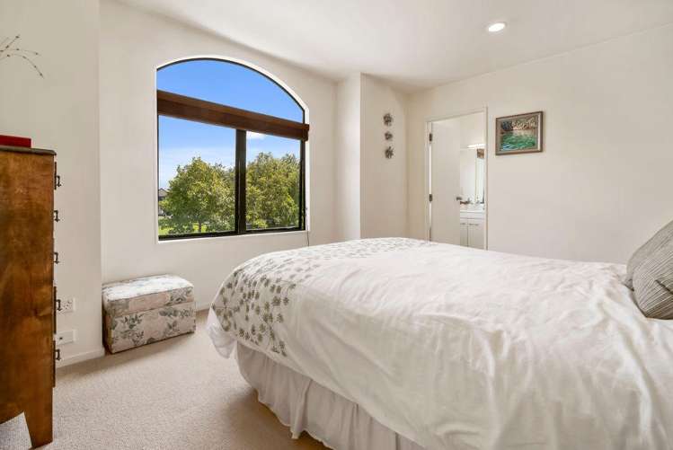 2/8 Tuscany Way Te Atatu Peninsula_7