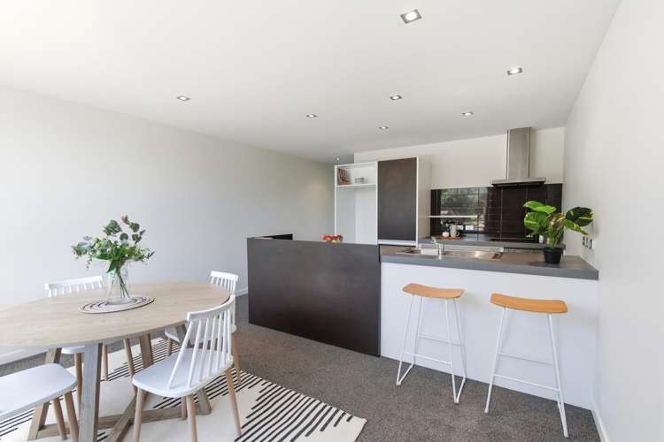 2/120 Rintoul Street Newtown_7