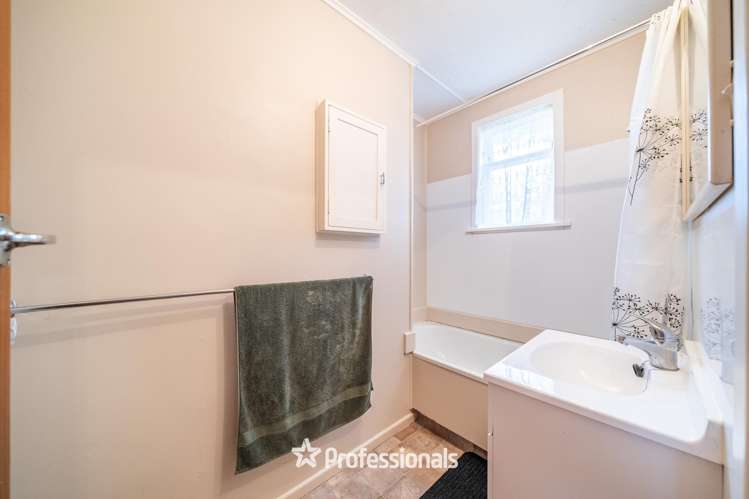 10a and b Poole Crescent Wainuiomata_25