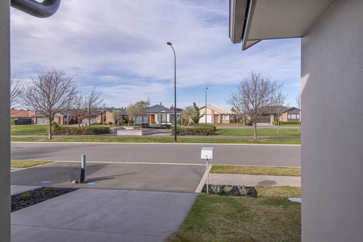 49 Farnborough Way Rolleston_15