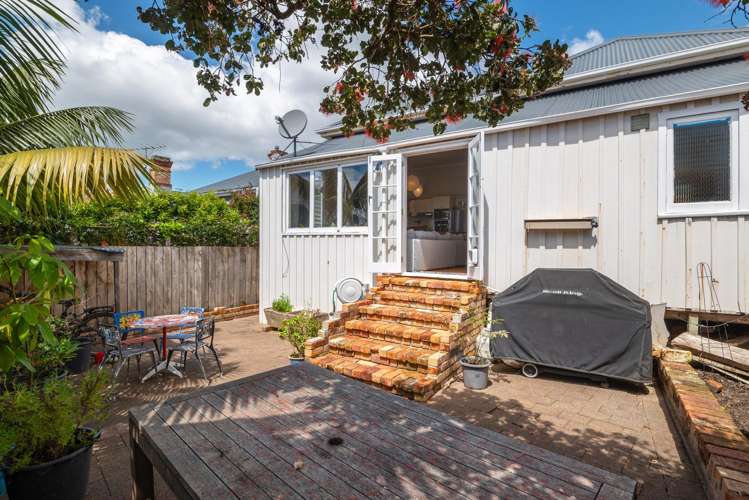 16 Russell Street Freemans Bay_12