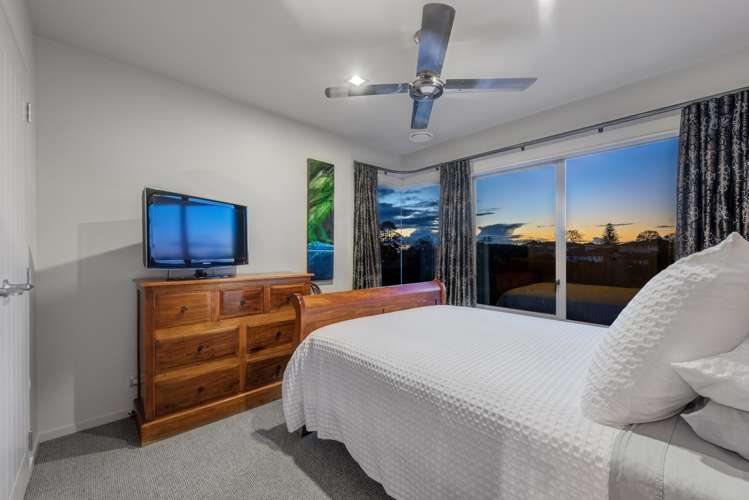 57 Pine Harbour Parade Beachlands_15