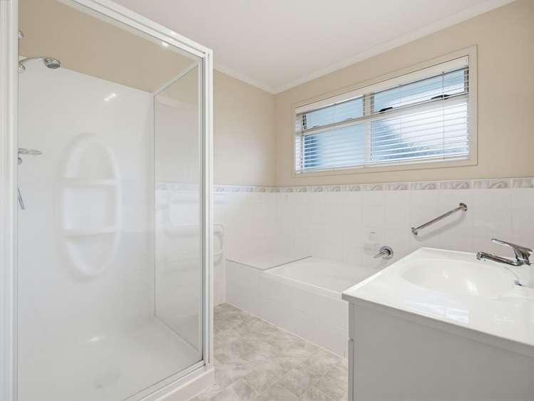 8 Montrose Place Pyes Pa_20
