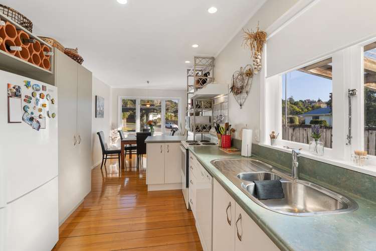 44 Hookway Grove Paraparaumu_3