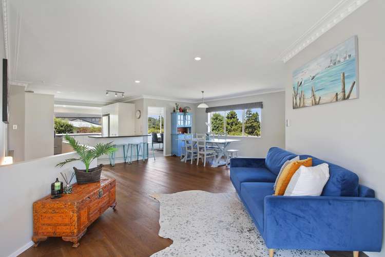 27 Stella Drive Clarks Beach_18