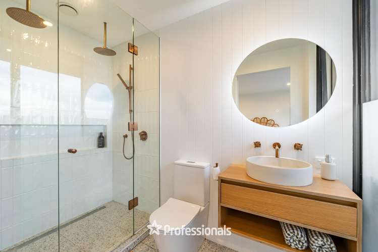 37 Percy Kinsman Crescent Riverstone Terraces_10