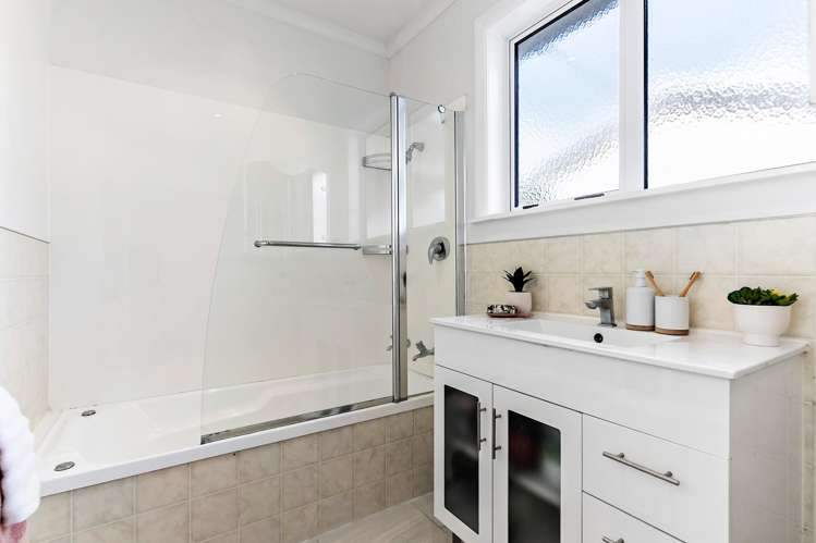 39 Horokiwi Road West Newlands_9