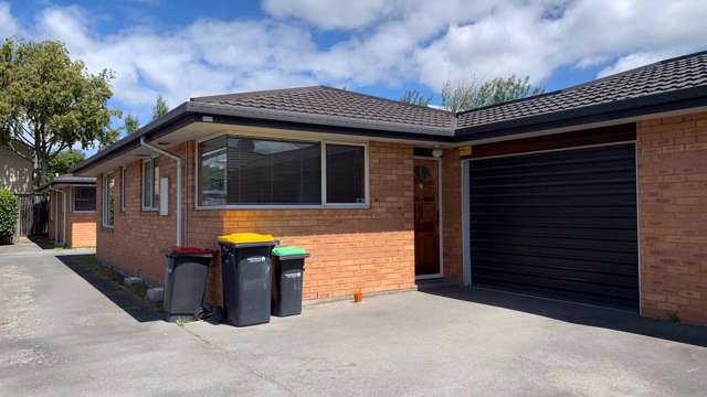 Freehold - 2 Bedroom Unit in Best School Zone