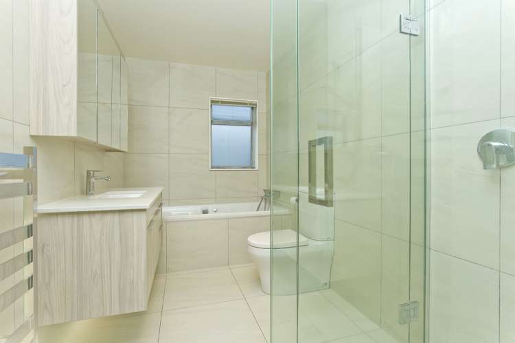 8 Remuremu Street Long Bay_11