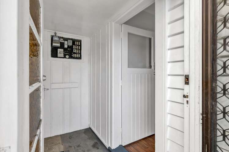 102 Brecon Road Stratford_20