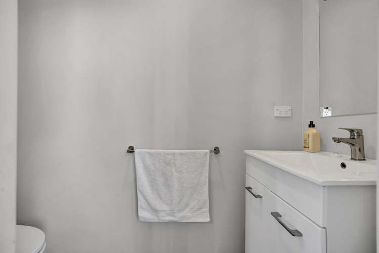 1 Mahuru Lane Okato_15