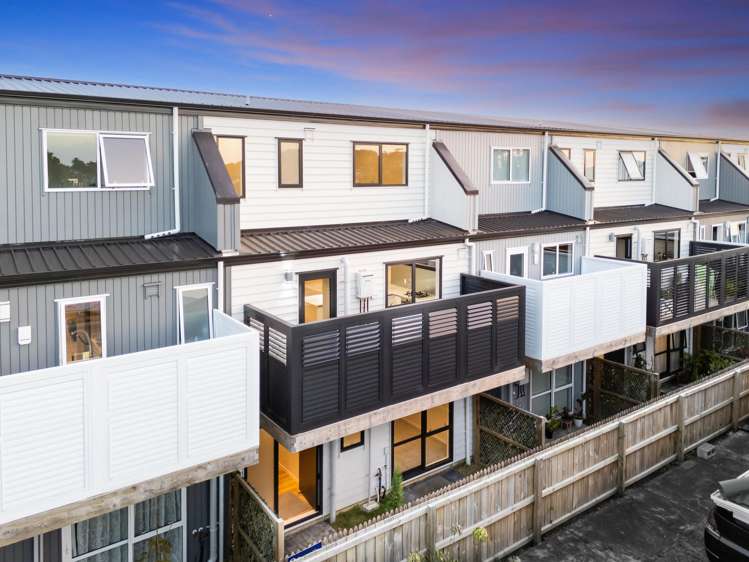 2/273 Mt Albert Road_1