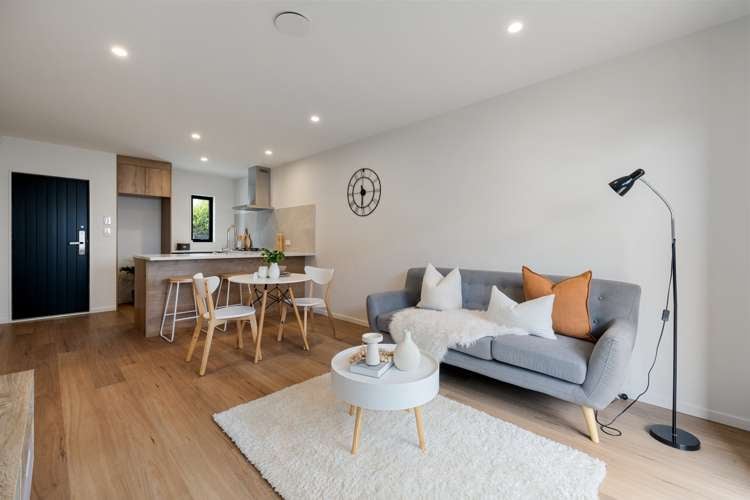 2/133 Silverdale Road_0