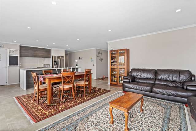 8 Karearea Drive Coastlands_4