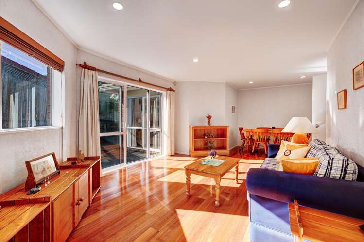 6 Vivaldi Place Mt Roskill_12