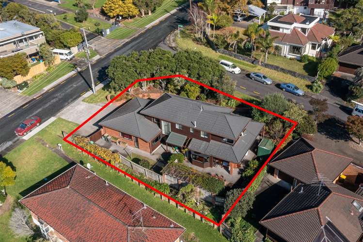 1 La Roche Place Northcote_0