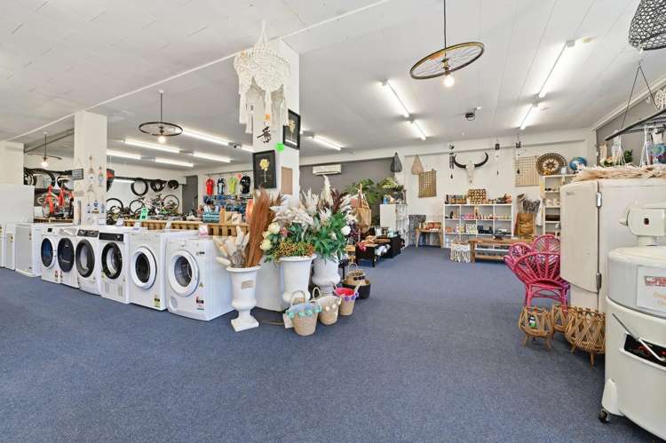 20 The Town Center Turangi_1