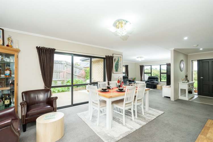 54 Farnborough Drive Nawton_8