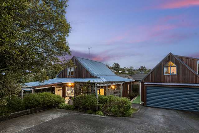 Rustic Charm Meets Coastal Lifestyle!