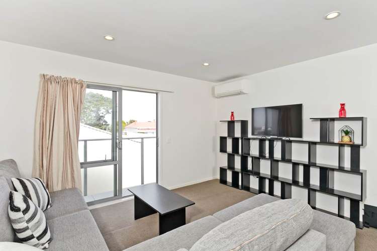 2h/86a Rockfield Road Penrose_6