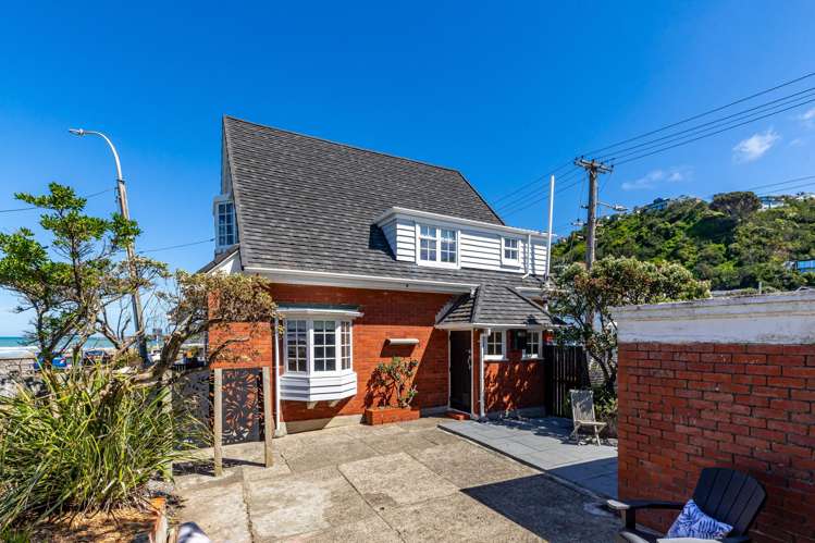 132 Lyall Parade Lyall Bay_18