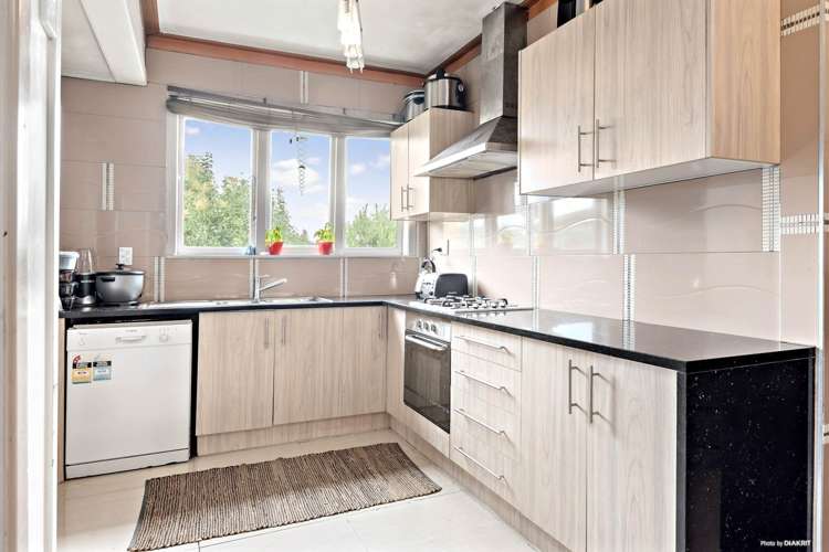 2a Locke Avenue Mount Roskill_3