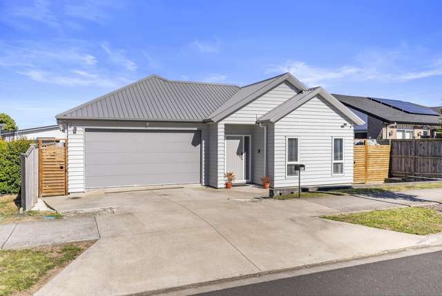Family home with 2 tiled bathrooms & heated floor
