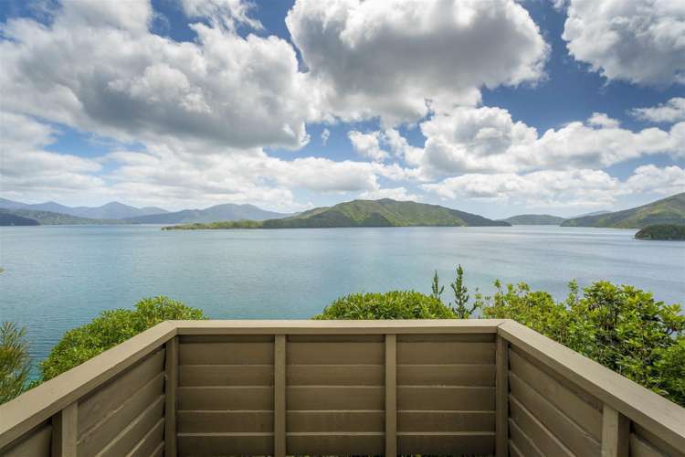 Ahitarakihi Bay Arapawa Island_24