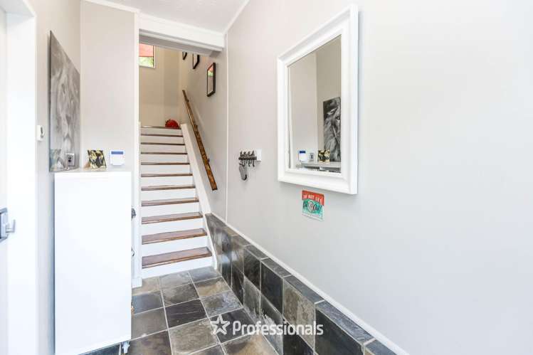 8 Hobbit Lane_4