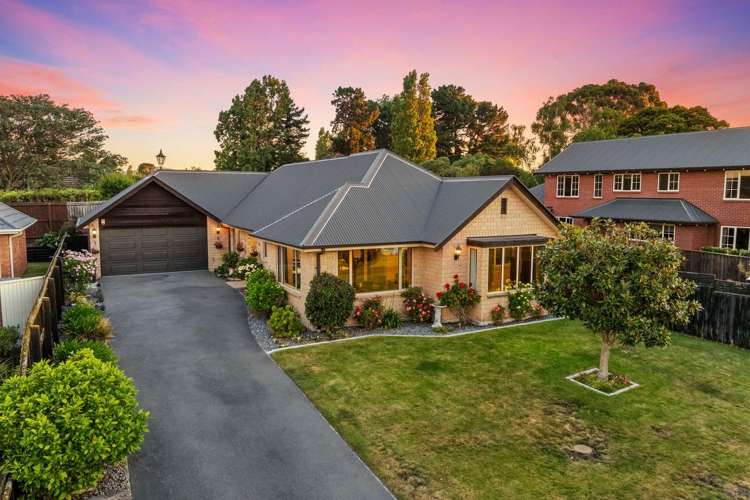 7 Strathmore Gardens Burwood_17