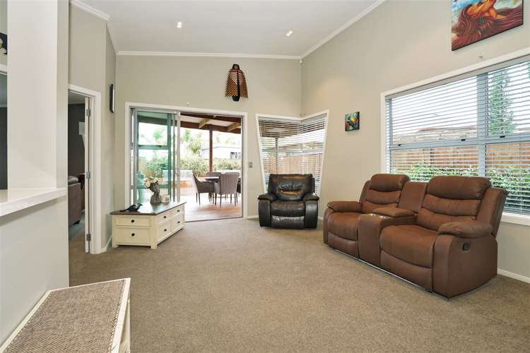 14 Miers Glade Rototuna North_6