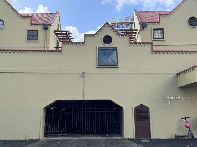 Carpark A/16-18 Eden Crescent_2