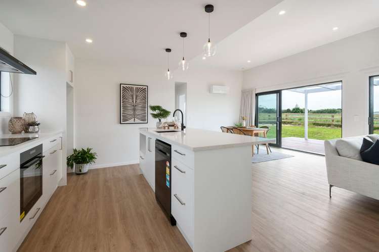  1121 Parewanui Road Parewanui_5