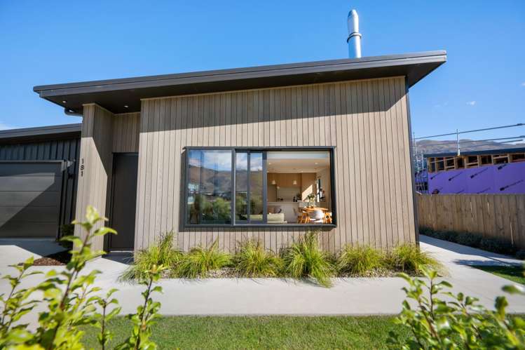 181 Burdon Loop Lake Hawea_14