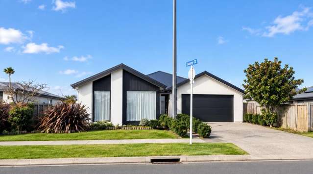 Modern Executive Home – Sought-After Location in Motueka