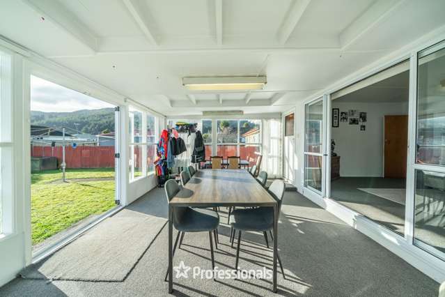 24 Roberts Street Tawa_2