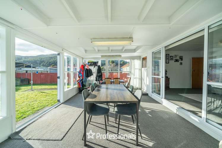 24 Roberts Street Tawa_2
