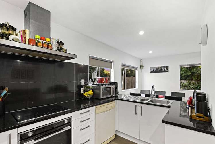 8/45a Swanson Road Henderson_3