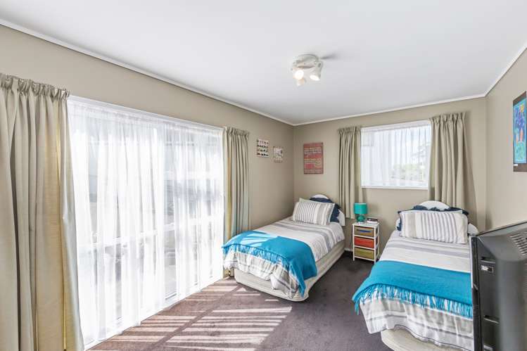 12 Mayfair Crescent Mairangi Bay_15