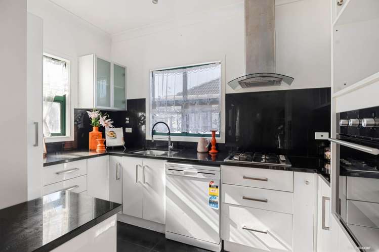 24 Denbigh Avenue Mt Roskill_8