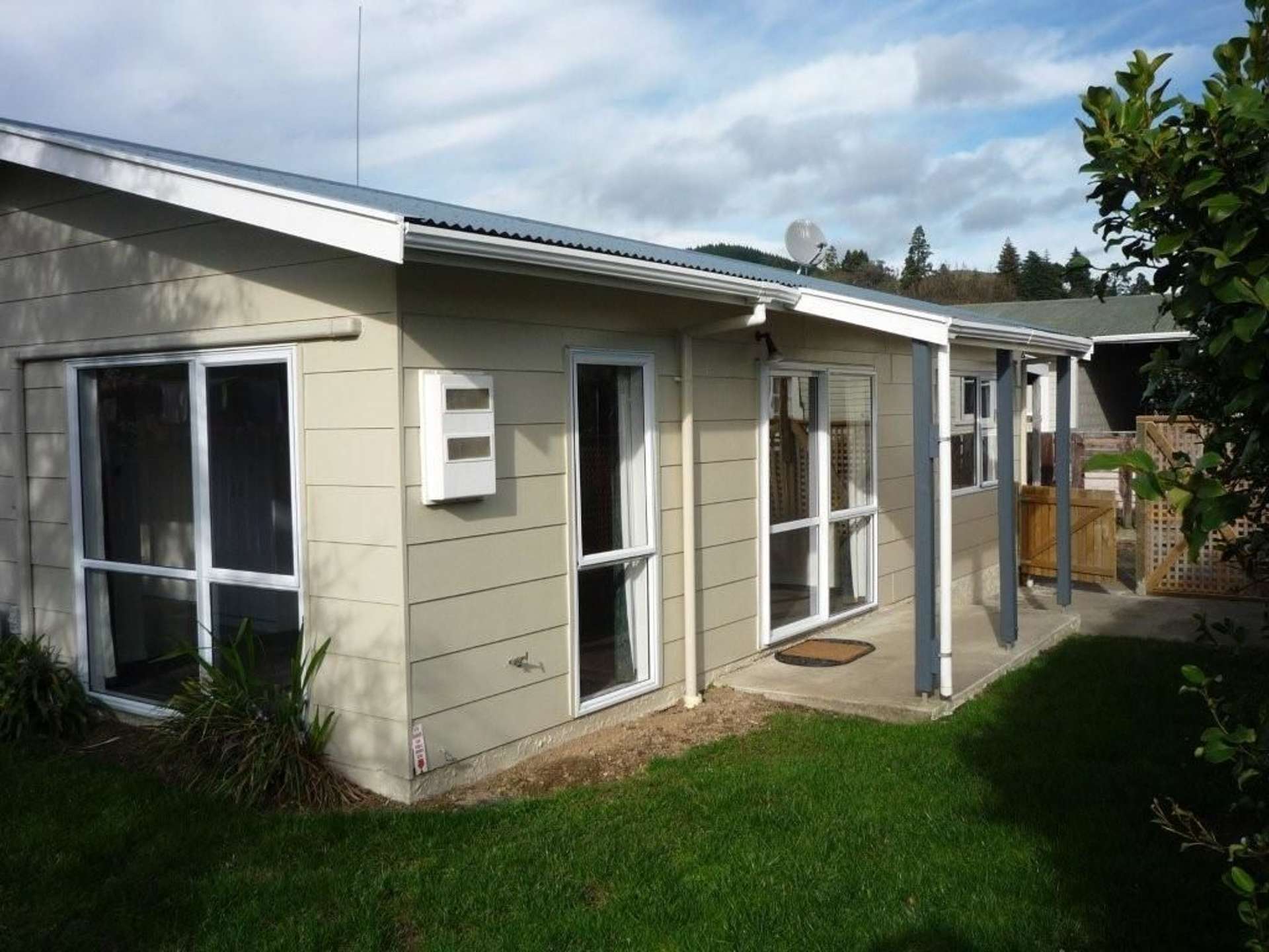 2/227 Kawai Street Nelson South_0