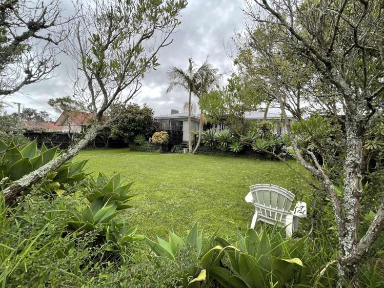 8 Barbary Avenue Kelston_5