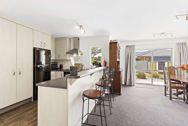 2 Daffodil Grove Carterton_5