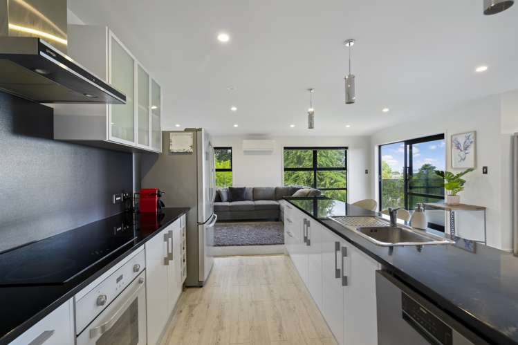 60a Shetland Street Glen Eden_11