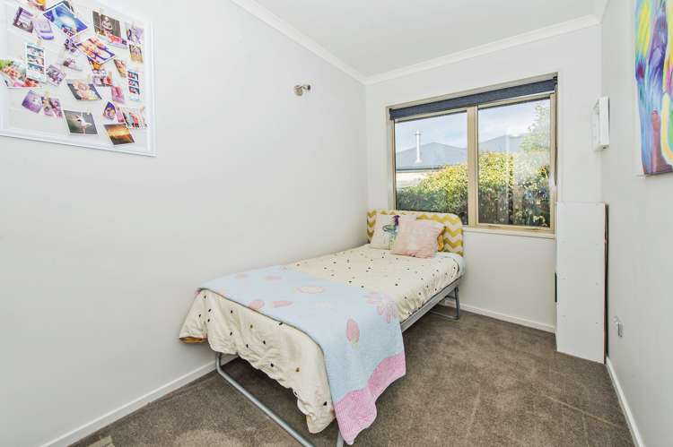 6 Stanwood Grove Darfield_13