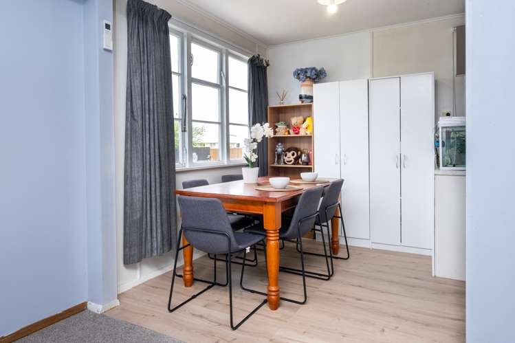 17 Neal Crescent Onekawa_6