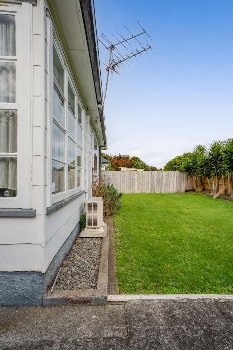 2 Gladstone Street Hawera_27