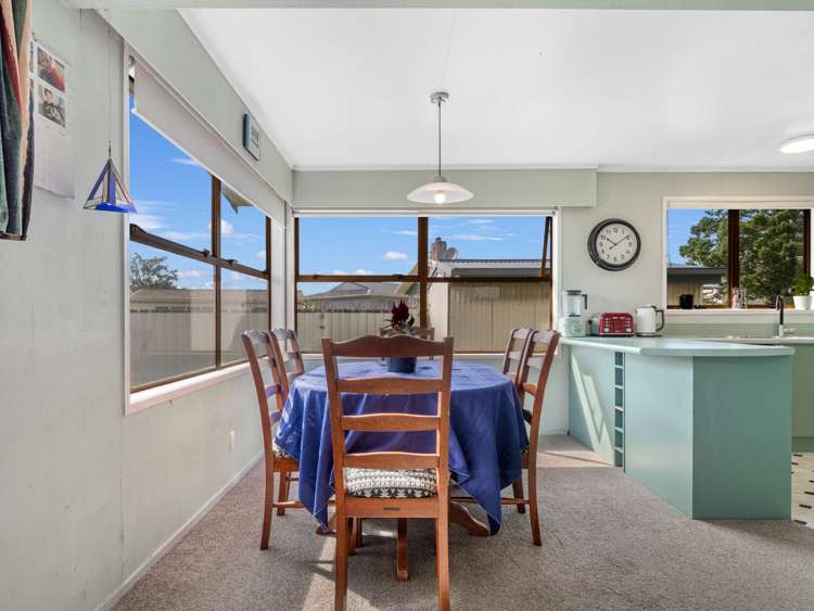 17 Byron Grove Owhata_12