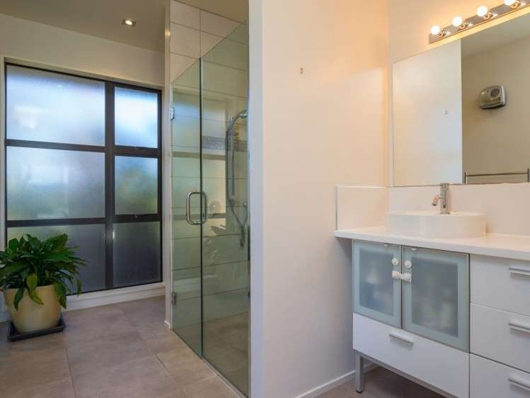 4 Bradleigh Park Fairhall_18